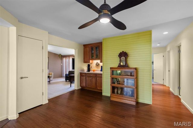 760 Pebbleshire Lane, St Louis, MO 63122