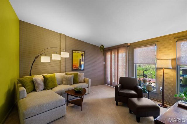 760 Pebbleshire Lane, St Louis, MO 63122