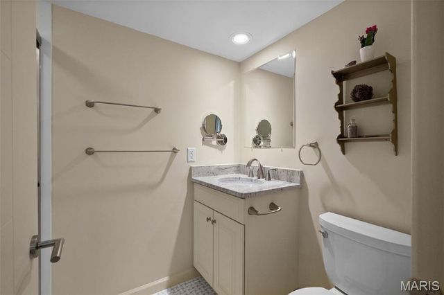 760 Pebbleshire Lane, St Louis, MO 63122