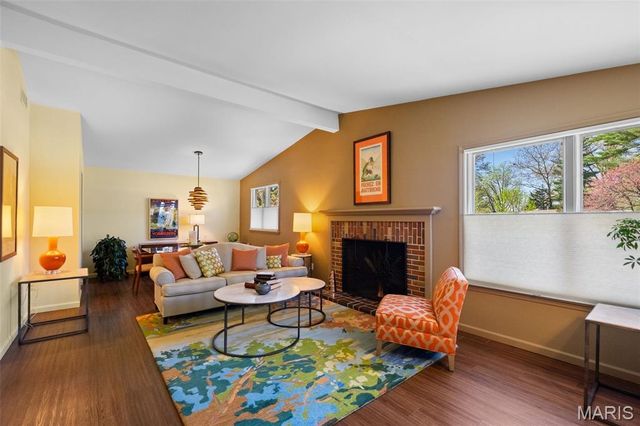 760 Pebbleshire Lane, St Louis, MO 63122