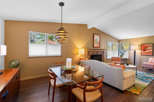 760 Pebbleshire Lane, St Louis, MO 63122