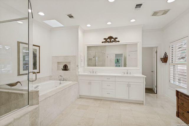 29341 No Le Hace, Fair Oaks Ranch, TX 78015