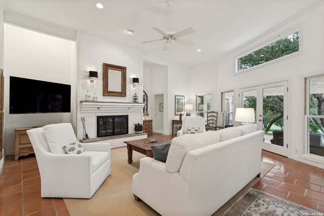 29341 No Le Hace, Fair Oaks Ranch, TX 78015