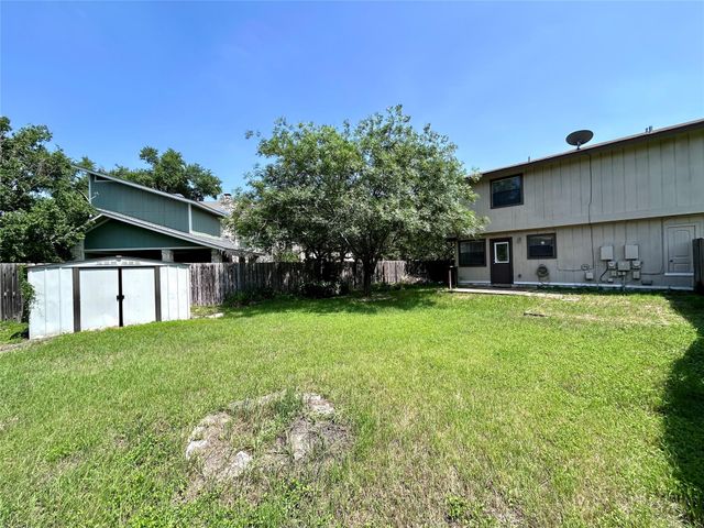 8800 Clearbrook TRL A, Austin, TX 78729