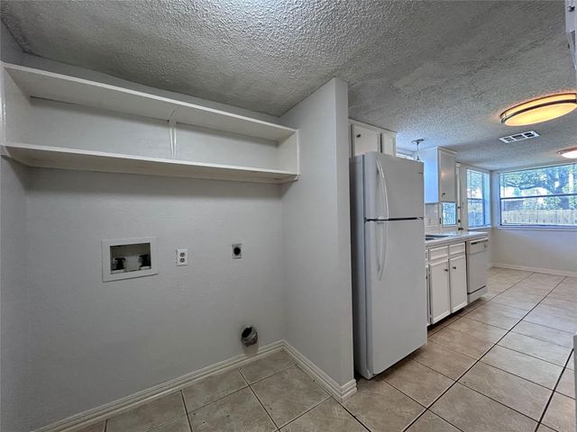 8800 Clearbrook TRL A, Austin, TX 78729