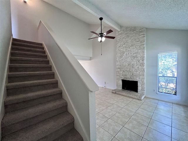 8800 Clearbrook TRL A, Austin, TX 78729