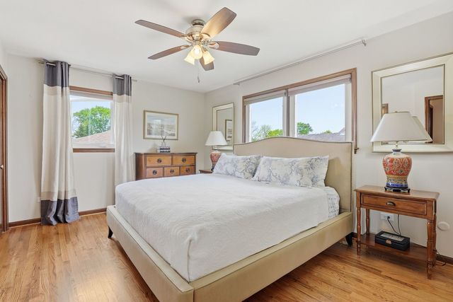 1308 E Thayer Street, Mount Prospect, IL 60056