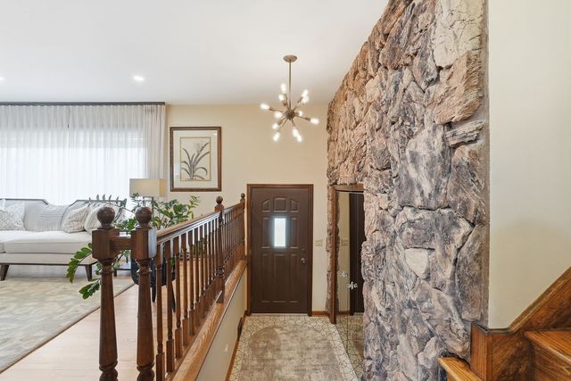 1308 E Thayer Street, Mount Prospect, IL 60056