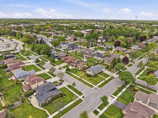 1308 E Thayer Street, Mount Prospect, IL 60056