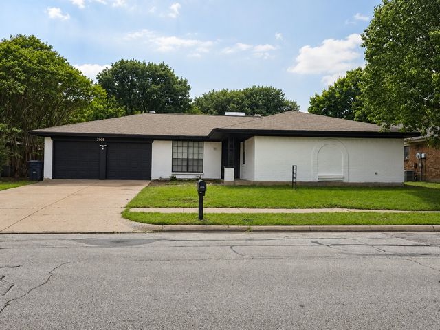 2908 Legend Road, Arlington, TX 76014
