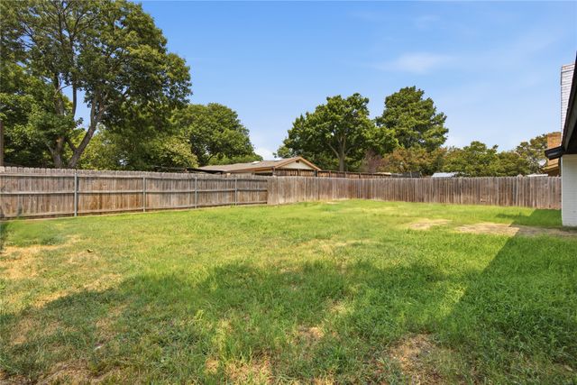2908 Legend Road, Arlington, TX 76014