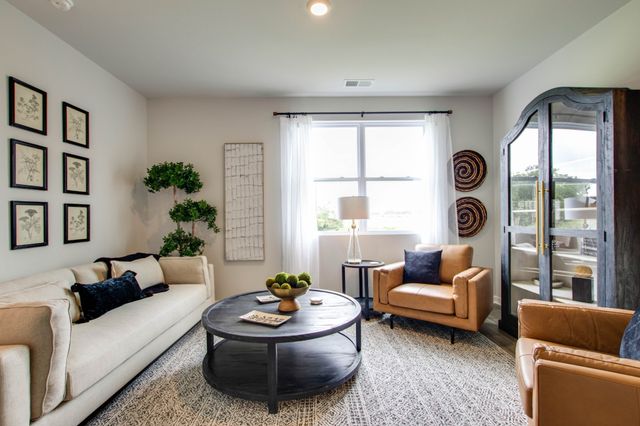 1004 Linn Cove Ct, Gallatin, TN 37066