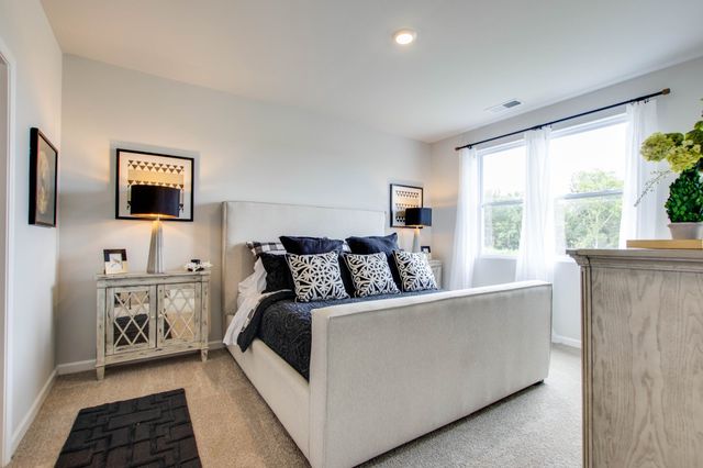 1004 Linn Cove Ct, Gallatin, TN 37066