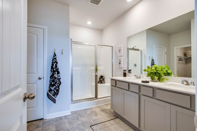 1004 Linn Cove Ct, Gallatin, TN 37066