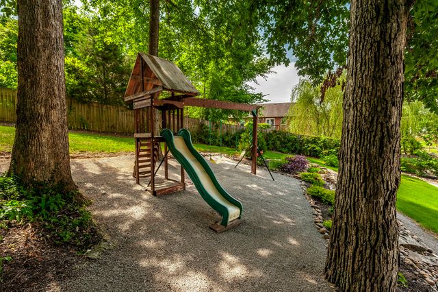 110 Camden Ct, N, Hendersonville, TN 37075