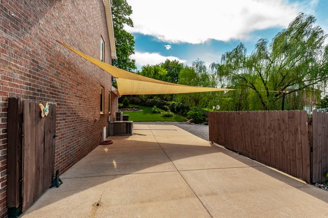 110 Camden Ct, N, Hendersonville, TN 37075