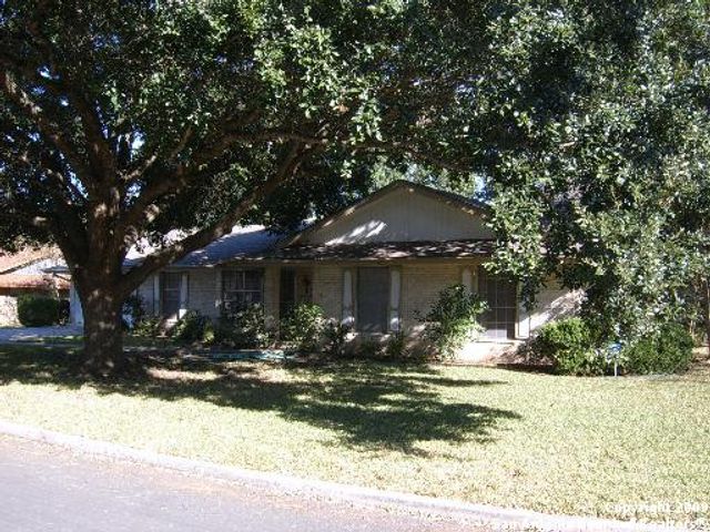 409 Fenwick, Windcrest, TX 78239