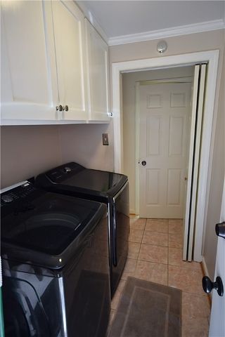 2597 Monterey Dr, Upper St Clair, PA 15241