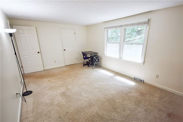 2597 Monterey Dr, Upper St Clair, PA 15241