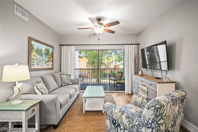 4665 Saint Croix LN 1525, Naples, FL 34109