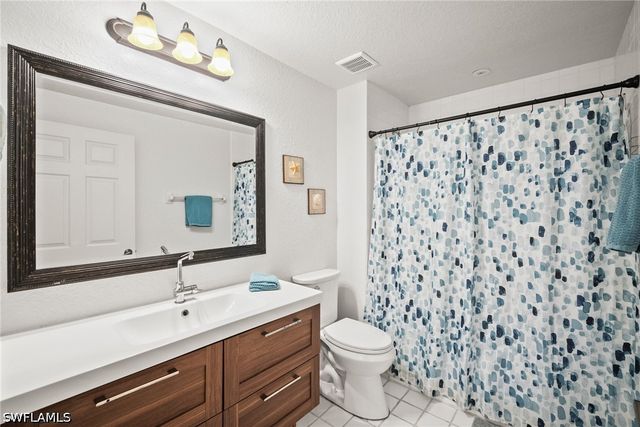 4665 Saint Croix LN 1525, Naples, FL 34109