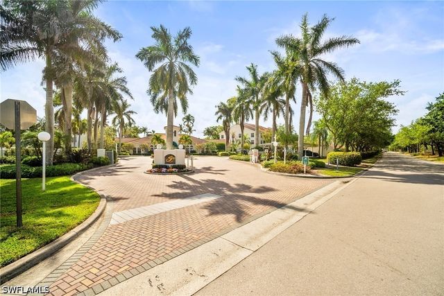 4665 Saint Croix LN 1525, Naples, FL 34109