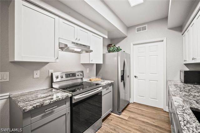 4665 Saint Croix LN 1525, Naples, FL 34109