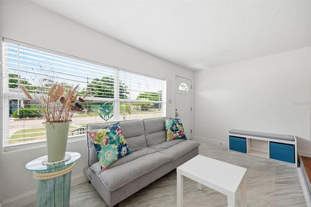 310 40TH STREET S, St Petersburg, FL 33711