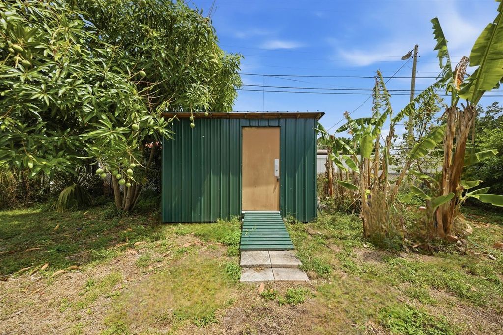 Image 17 of property listing at 310 40TH STREET S, St Petersburg, FL 33711