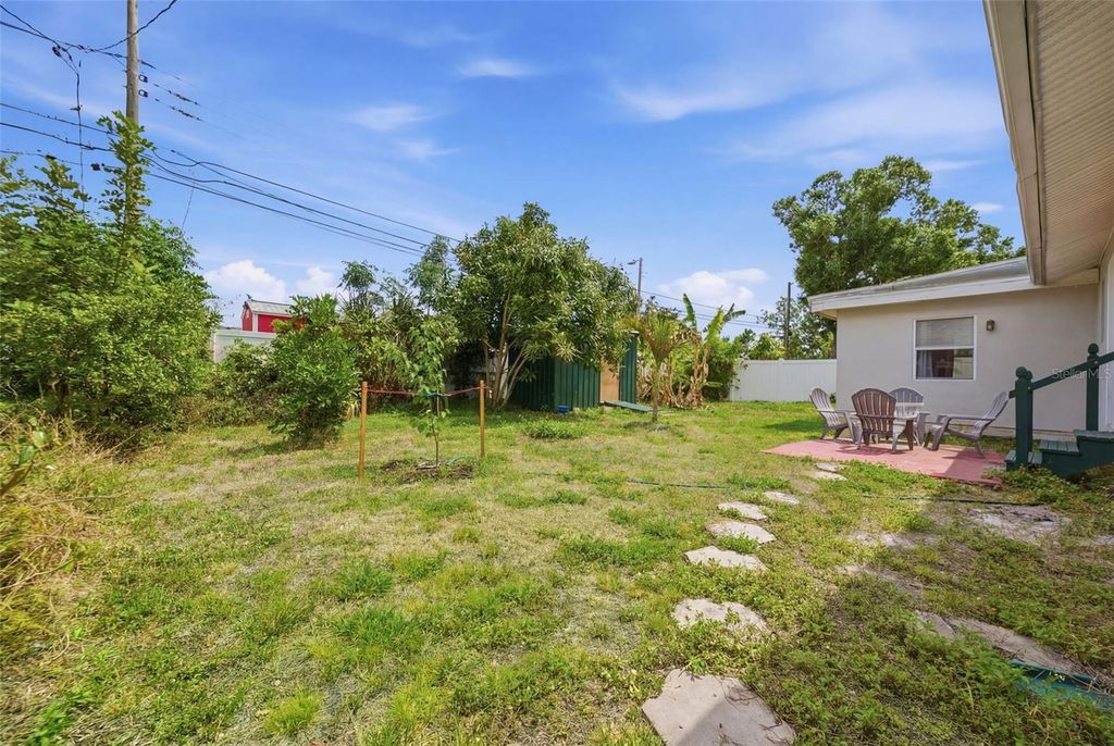 Image 18 of property listing at 310 40TH STREET S, St Petersburg, FL 33711