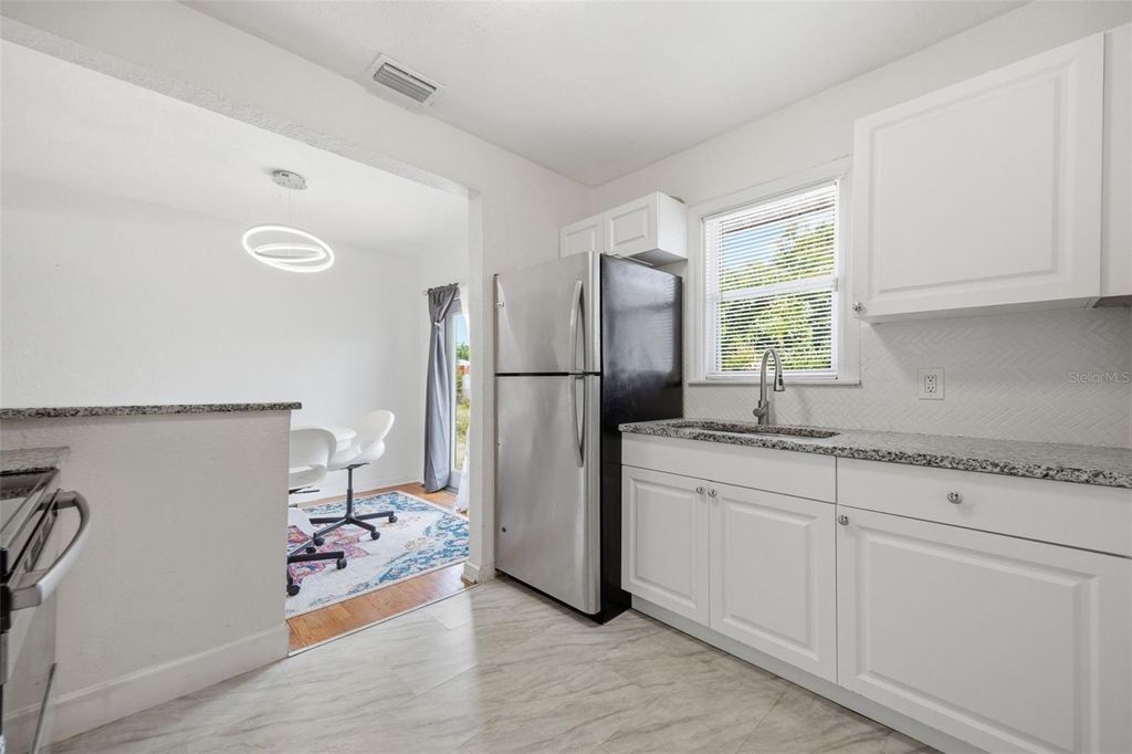 Image 8 of property listing at 310 40TH STREET S, St Petersburg, FL 33711