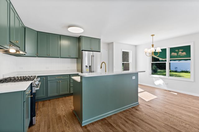 101 Nuthatch Drive, Woodstock, IL 60098