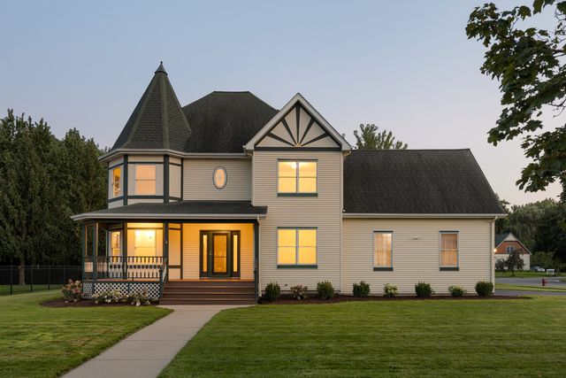101 Nuthatch Drive, Woodstock, IL 60098