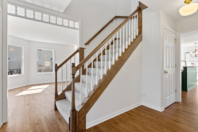 101 Nuthatch Drive, Woodstock, IL 60098