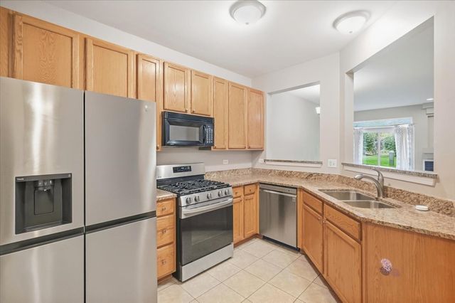 188 Stockton Drive, Grayslake, IL 60030