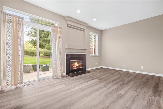 188 Stockton Drive, Grayslake, IL 60030