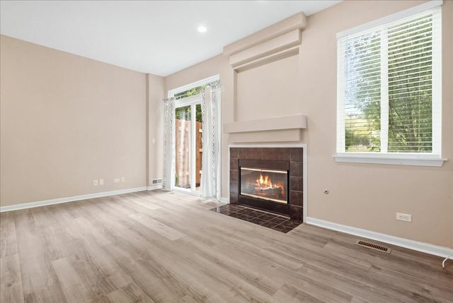 188 Stockton Drive, Grayslake, IL 60030
