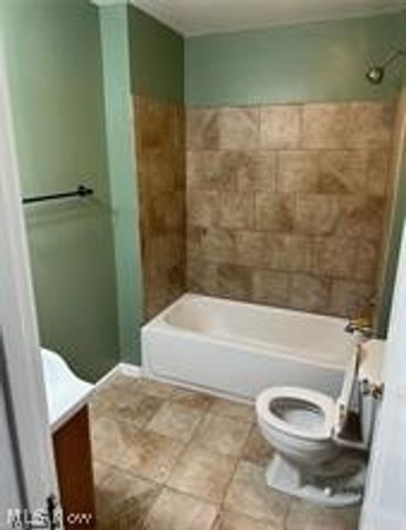 3861 Kirkwood Road, Cleveland Heights, OH 44121