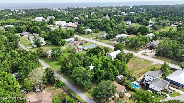 423 Water Street, Waveland, MS 39576