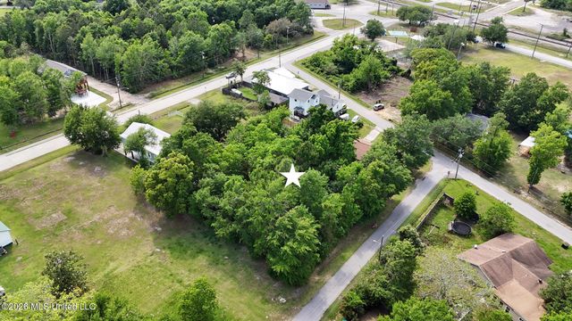 423 Water Street, Waveland, MS 39576