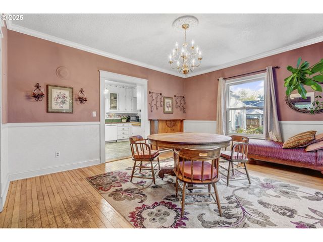 165 Se 33RD Ave, Hillsboro, OR 97123