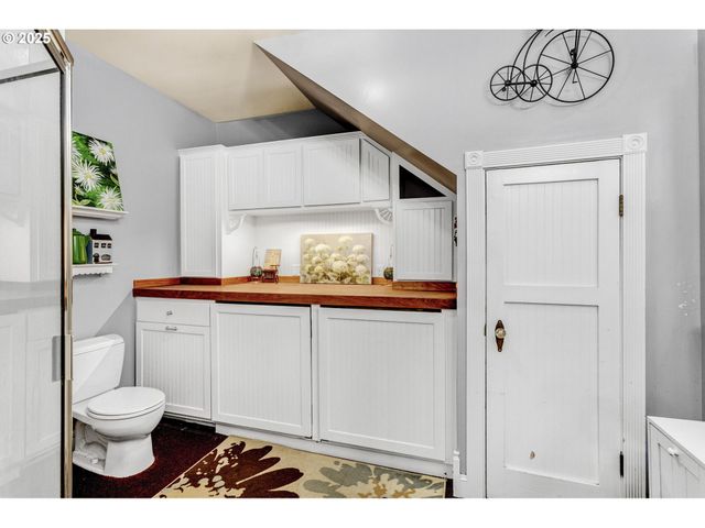 165 Se 33RD Ave, Hillsboro, OR 97123