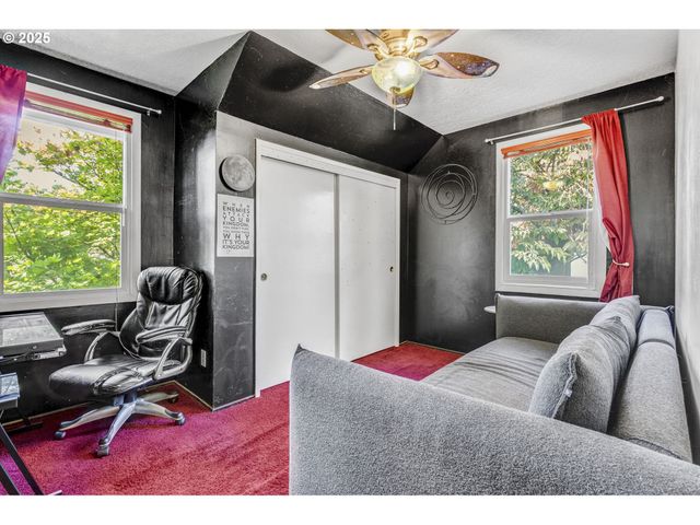 165 Se 33RD Ave, Hillsboro, OR 97123