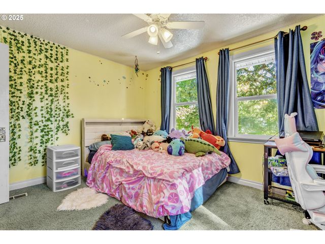 165 Se 33RD Ave, Hillsboro, OR 97123