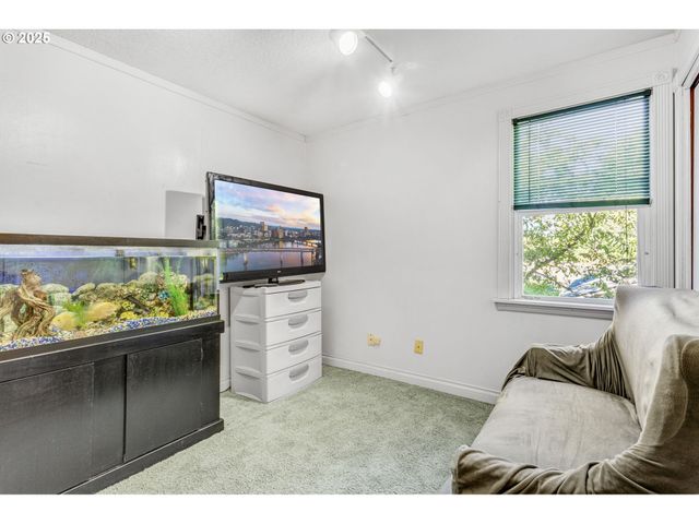 165 Se 33RD Ave, Hillsboro, OR 97123