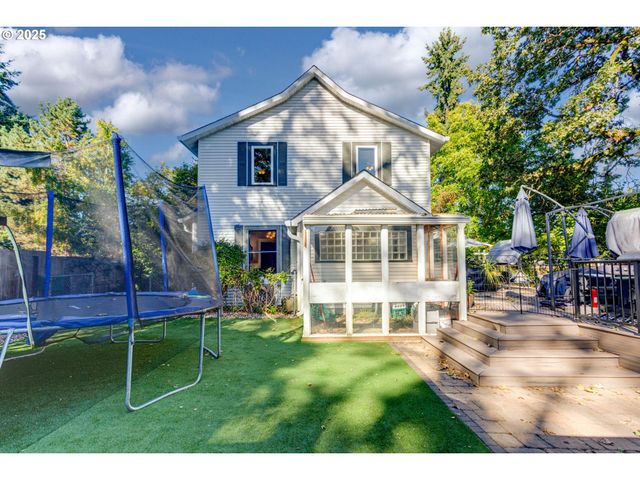 165 Se 33RD Ave, Hillsboro, OR 97123