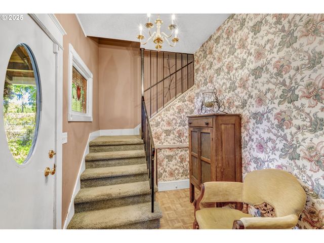 165 Se 33RD Ave, Hillsboro, OR 97123