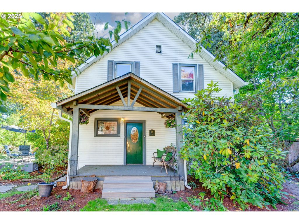 165 Se 33RD Ave, Hillsboro, OR 97123