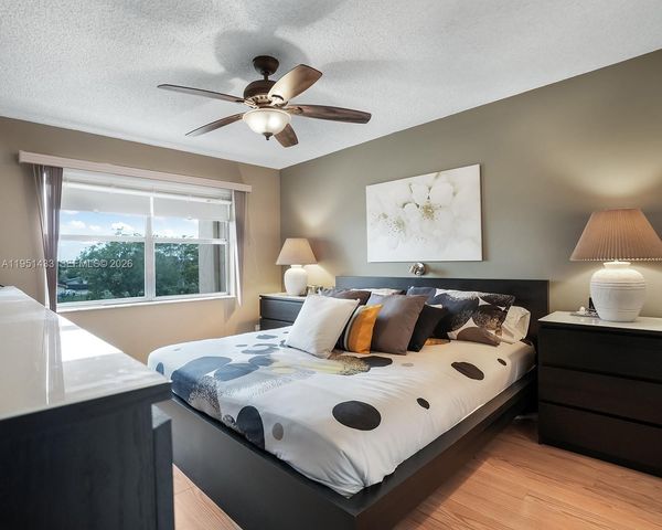 9370 Sunrise Lakes Blvd 308, Sunrise, FL 33322