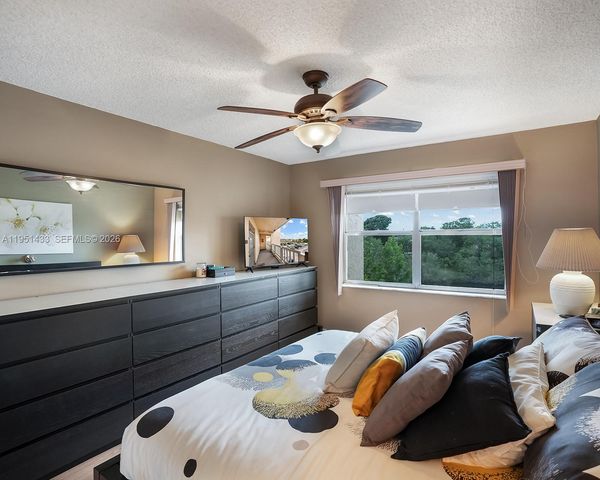 9370 Sunrise Lakes Blvd 308, Sunrise, FL 33322